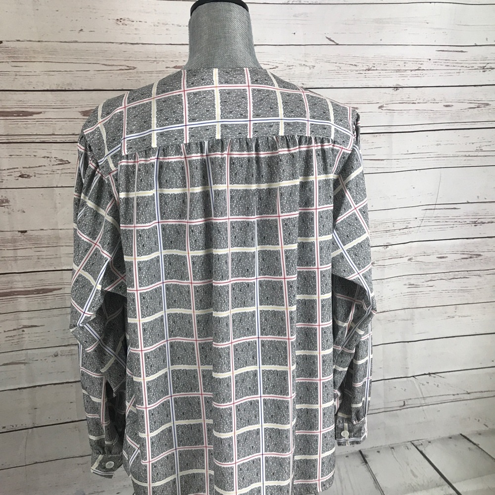 Evan-Picone Geometric lightweight button down top - Picture 3 of 4
